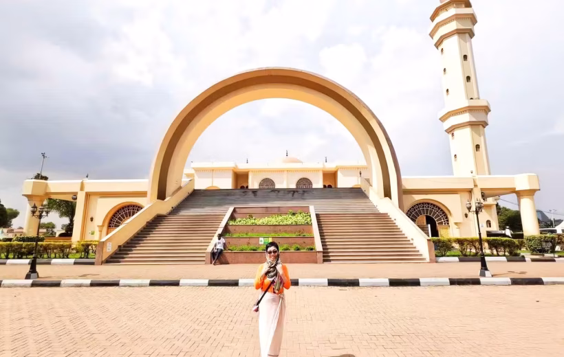 Kampala: Full-Day City Highlights Tour, Lunch & Transfers