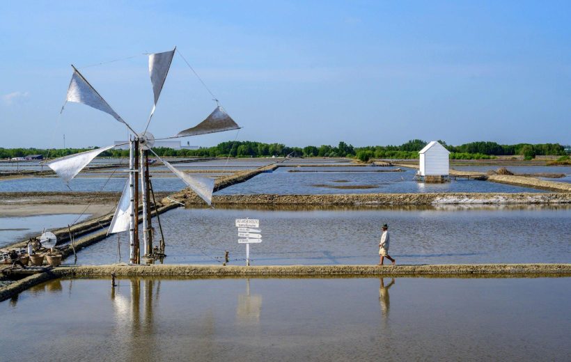 Bangkok: Private Damnoen Saduak Floating & Train Market Tour