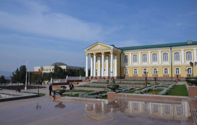 From Tashkent: Sightseeing Day Trip to Khujand, Tajikistan